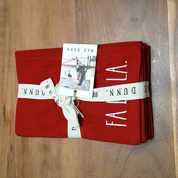 Rae Dunn Other - NWT🧑🎄RAE Dunn SET OF 4 EMBROIDERED NAPKINS18 IN X 18 IN
